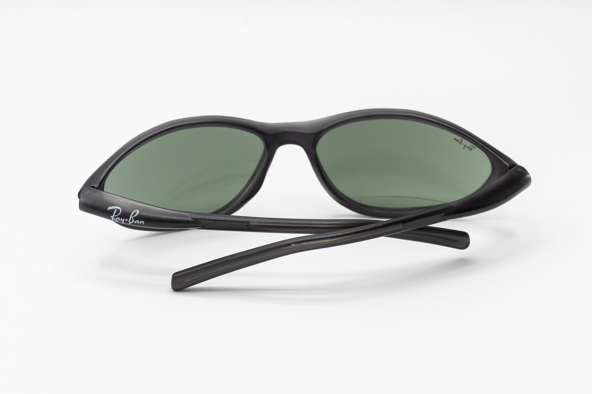 2000s RAY BAN CUTTERS W3125 oval wrap sunglasses matte grey